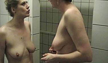 Streit um die Dusche