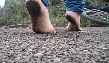 Dirty Feet vom Schotter (mit ton )