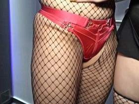 Two lesbians destroy each other's wet pussies!