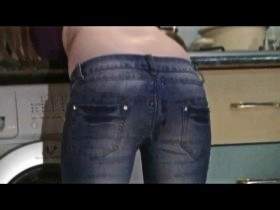 Göttin Jeans Pipi Fart