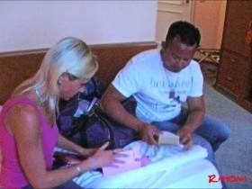 Vorschaubild vom Privatporno mit dem Titel "Lauter Hotelfick mit Parfuemverkaeufer" von Ramona_Deluxe