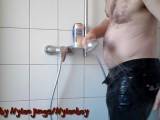 Duschen in Damenjeans
