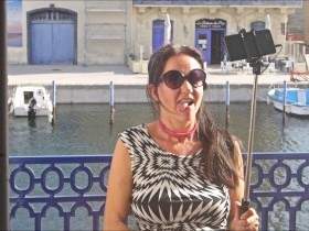Brazenly masturbating my MILF pussy in public - what happens then?