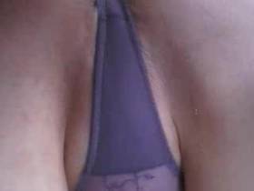 Gepullert through the panties