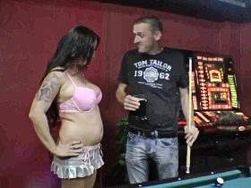 Vorschaubild vom Privatporno mit dem Titel "Gefickt in der Dorfkneipe" von AdrienneKiss