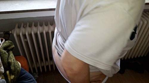 Dicken Kötel im Mund genommen