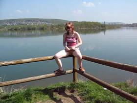 Selbstbefriedigt railing on the lake