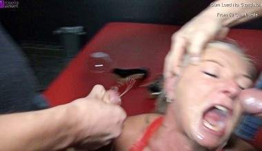 Mein XXL BlowJob-Bukkake und Sperma schluck Event in einem Erotik-Markt in Bayern! Teil 2