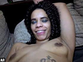 TENDERLY EBONYGIRL WANTS IT WITHOUT CONDOM AND PEES INTO A GLASS