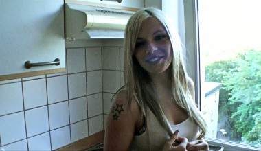 VATER MEINER FREUNDIN FICKT MICH   CREAMPIE