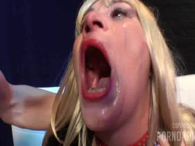 Vorschaubild vom Privatporno mit dem Titel "Ich ROTZ dich an - leck mein ARSCHLOCH" von pornorama-tv