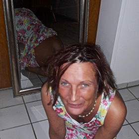 saskiaAC - Erfahrene MILF (44) MILF aus Deutschland