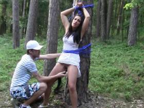 Vorschaubild vom Privatporno mit dem Titel "Orgasmusfolter Extrem - Bei 30 Grad Gedemütigt !!" von QueenParis