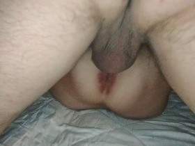 Pussy einer geilen Brünette lecken