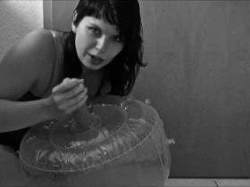 Sexual momentum rides the wet sex chair