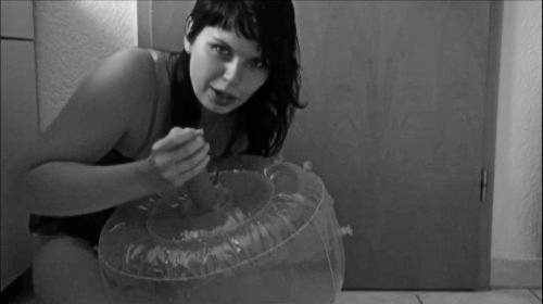 Sexuelle Schwungmasse reitet feucht den Bumssessel