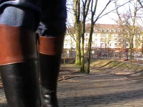 jeans piss in the park ....