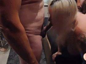 Geiler Gangbang mit Evelyna und Lucy.