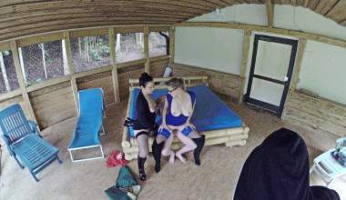 BEHIND THE SCENES DIE SCHWANZGEILEN