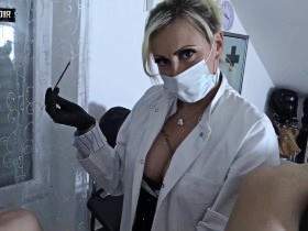 Vorschaubild vom Privatporno mit dem Titel "Geiler Arztbesuch! Stethoskop & Schmerztherapie" von CherieNoir