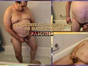Nackter Schabernack im Badezimmer