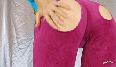 Schneide Löcher in Velours Jacke und Hose