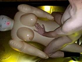 Fucking Lofty Leila inflatable sexdoll on waterbed