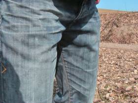 Outdoor (1/2) Jeanspiss und kv durch den angezogenen String