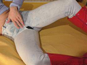 High Waist Jeanspiss Girl - First drink *******ne and then horny *******ne piss and lick