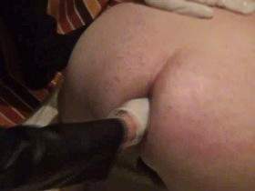 Vorschaubild vom Privatporno mit dem Titel "Meinen Lustsklaven den Arsch gedehnt" von Sue-Allen