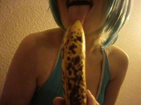 Vorschaubild vom Privatporno mit dem Titel "Bananenblowjob" von CuteKitty