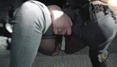 2 TEENS PISSEN AB