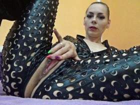 Vorschaubild vom Privatporno mit dem Titel "So wirst Du mein Lecksklave!" von FeuchteSchnecke