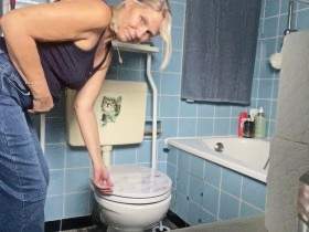 Hör mal wie die Pisse läuft