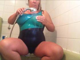 Vorschaubild vom Privatporno mit dem Titel "Mein 1. Speedo" von Deine-Chefin