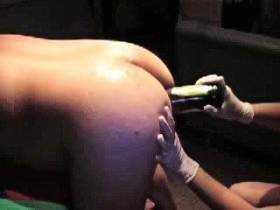 Vorschaubild vom Privatporno mit dem Titel "Bierflaschen Arschfick für Nachbars Söhnchen!" von Miss-United