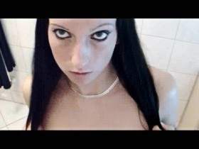 Vorschaubild vom Privatporno mit dem Titel "FACESITTING SCHEISS AUF ATMEN ! ! !" von DirtyCoco