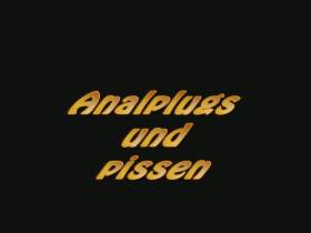 Buttplugs and peeing