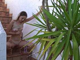 Hidden pussy pampered outdoors