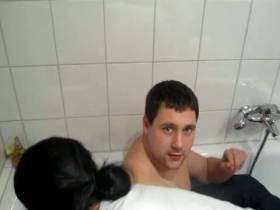 Vorschaubild vom Privatporno mit dem Titel "Natursektsprudel trinken lassen!" von Studentin-Aneta