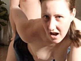 Vorschaubild vom Privatporno mit dem Titel "Nachbarschaftshilfe * Doggy in die Nachbrain* Real Stuff" von Kathi-81