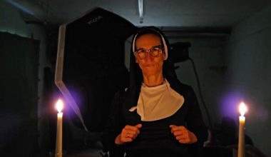 Die sündige Nonne bei der Beichte