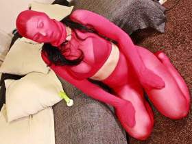 Deviated pussy in the red Nylonencasement