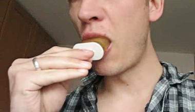 PisseEis dem Nachbarn untergeschoben