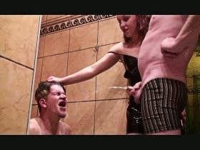 Vorschaubild vom Privatporno mit dem Titel "Dreckige Piss Schlucksklave" von extremgirl