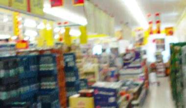 Blowjob im Supermarkt