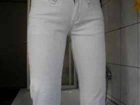 My white jeans pissing fully
